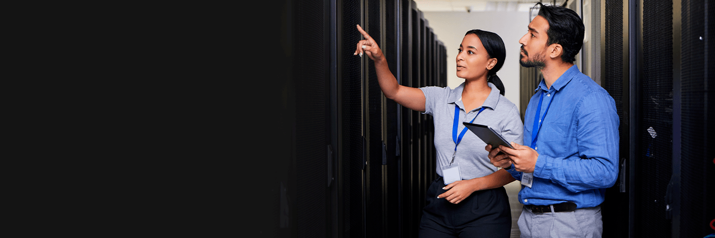 Joven los servicios profesionales IaaS Joven utilizando los servicios profesionales IaaS